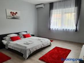 Flamingo Apartment - Image 2