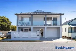 Harrington Escape, 63 Beach street - Image 2