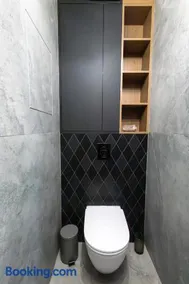 New Designer Apartment with Large Terrace - Image 3