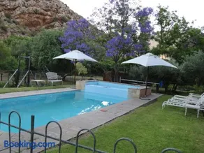 Rainbow Glen Self Catering Chalets - Image 5