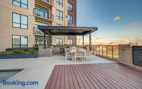 Walk to FIFA at NRG 1BD Movie Theater Condo - Image 4