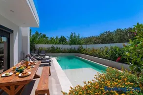 Thalassa Luxury Villa - Image 4