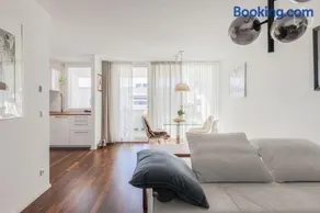 EXQUIS 2BR Luxus Apartment ROLF BENZ I Parken I Netflix I Stadtmitte I Familienfreundlich I Mercedes-Benz - Image 1