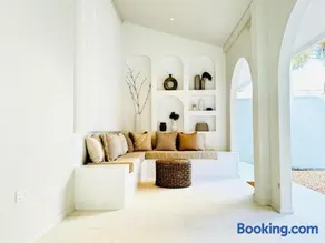 The Suite by Ceilao Villas - Image 2