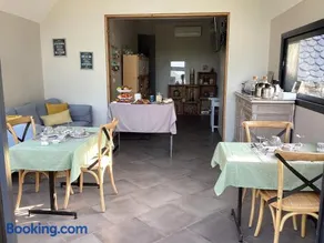 Chez Mary Elise - Image 2