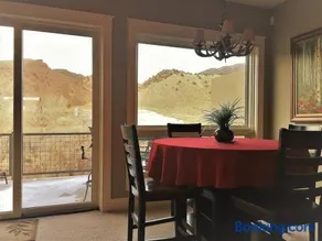 Riverfront condo with balcony, king bed STR#267 - Image 2