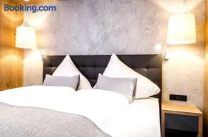 Hotel Garni Funtana - Image 1