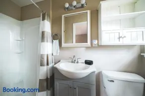 Spacious Pet Friendly 4BR Near Uptown CLT Novant - Image 2