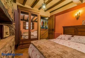 Casa de piedra en el corazón de Potes - Image 1