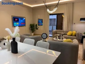 Vera 3 Apartmentشقة أنيقة بالخبر بثلاث غرف نوم وصالة تتسع ل 6 اشخاص - Image 1