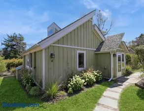 Walk to Beach - Seabreeze Cottage #4 - Image 1