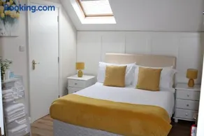Diamond House - Image 2