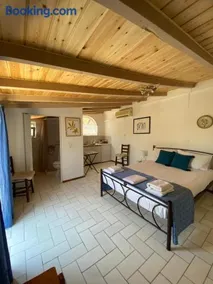 Studio Apartments - Image 1