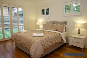 Race Course Apartments - Image 2