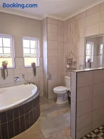 Highveld Guesthouse - Image 4