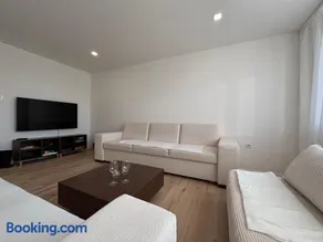 kompletne zariadený 3 izbový byt - Image 1