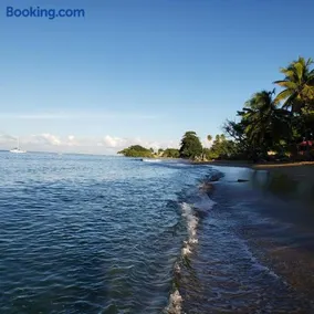 Koral de Alejandro Beach House- 3 Bedrooms House - Image 4