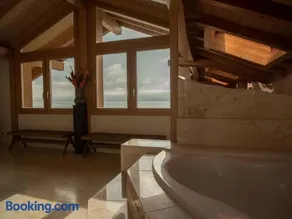 Lakeside Chalet with Panorama View - Image 5
