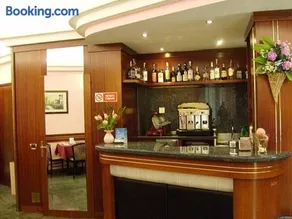 Hotel Motel Flower - Image 2