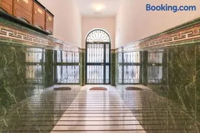 Bright, quiet and nice ground floor in the center - Image 2