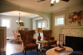Cozy Home Near all Milwaukee Attractions - Image 2
