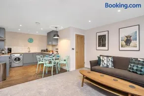 Executive Apartments - Image 3
