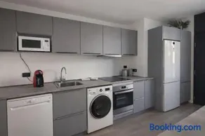 Modern Apartment near Madrid Airport Barajas - Image 3