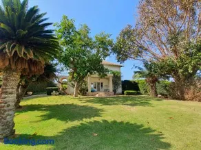 Beach Front Villa - Image 2