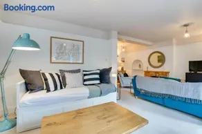 Flat 1 Eversley Cottage - Image 3