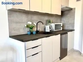 Big City Life Apartment - Image 4