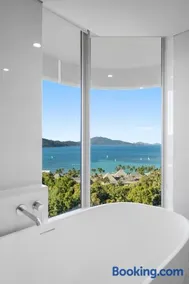 Luxury Hamilton Island Sub Penthouse on Level 12 & Buggy & Transfers - Image 2