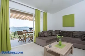 Apartments Iva - Image 2