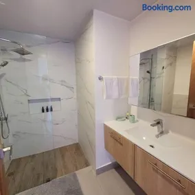 Vibe Residence Hotelstyle NO KITCHEN STUDIO close to beach - Image 3