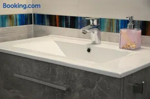 M Art Inn Apartman - Image 4