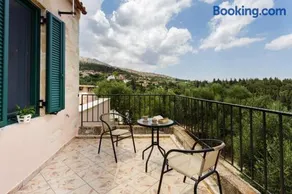 Tzitzifes Stone Mansion - Image 4