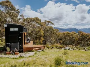 The Crest - A Tiny House with a Big View - Image 2