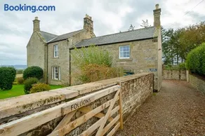 Follions Farmhouse - Image 1