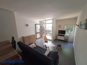 Apartment between Pines & Lake - Image 2