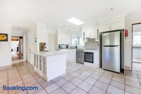 Gone Coastal - Pet Friendly with Swimming Pool - Image 5