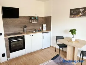 Low Budget Apartment Cologne - Image 5