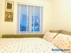 Gilded Nest-Room with Detached Bath-Double Room, Ideal for ONE - Image 5
