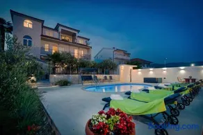 Apartments Katarina with swimming pool - Image 2