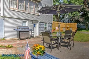 Cozy Agawam Studio w/ Yard: 2 Miles to Six Flags! - Image 1
