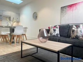 Peak at Fleet Heights Apartment Four - Image 2