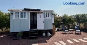 The Meadows Hut - Image 2