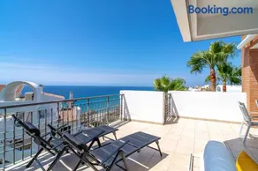 Appartement avec barbecue, piscine et terrasse | Vue plage | À côté de la plage - Image 1
