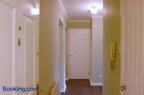 Seaside Apartment - Image 2