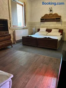 London Hostel - Image 2