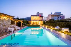 Phoceus Poolfront Grande Villa - Image 2