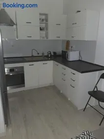 Mieszkanie czteroosobowe z łazienką i aneksem kuchennym - Image 3